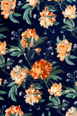 Siyah renk kumaş arkaplanda retro gül.