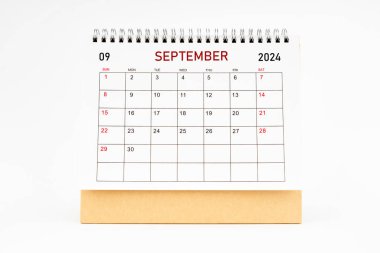 Eylül 2024 masaüstü takvimi beyaz arkaplan, planlama veya atama kavramında izole edildi.
