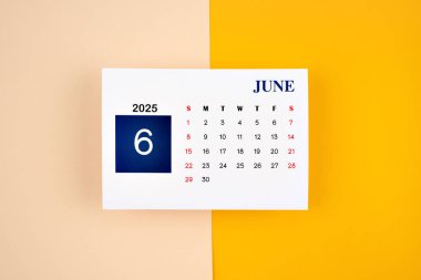 Haziran Takvimi 2025 Sarı arkaplan sayfası.