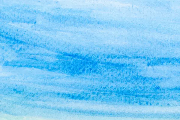 Suluboya mavi fırça darbeleri beyaz kağıt üzerinde arkaplan tasarımı.