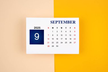 Eylül Takvimi 2025 Sarı arkaplan sayfası.