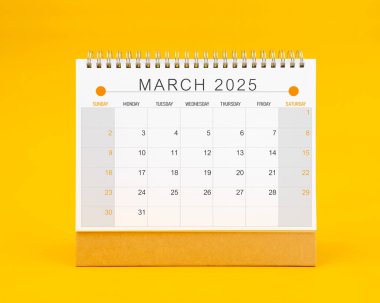 Mart 2025 sarı arkaplan takvimi, Ön görünüm.