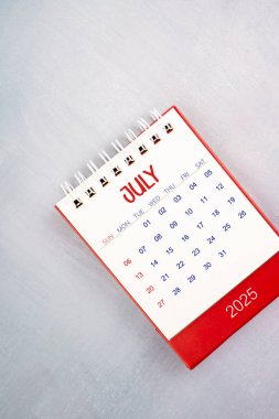 Temmuz 2025 Gri renkli ahşap masa, düz yatıyordu.