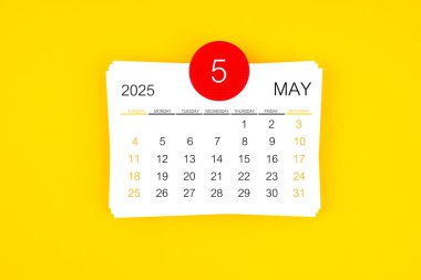 Sarı arkaplanda 2025 kart takvimi.
