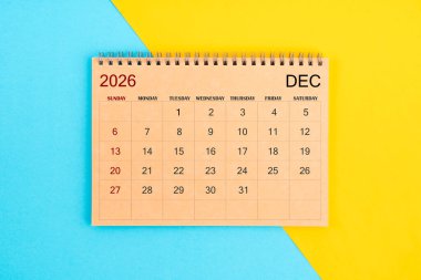 2026 yılı için mavi ve sarı arka plan takvimi Aralık 2026.