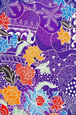 Çiçek desenli batik kumaş fotoğrafı çok güzel görünüyor..