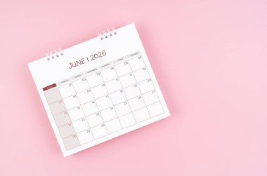 Randevu almak için 2026 yılının Haziran masa takvimi pembe.