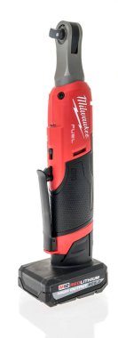 Winneconne, WI - 12 Aralık 2022: İzole edilmiş bir arka planda Milwaukee M12 yakıt yüksek hızda raket paketi.