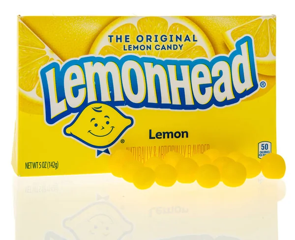 Winneconne Abril 2023 Paquete Caramelos Limón Lemonhead Sobre Fondo Aislado — Foto de Stock