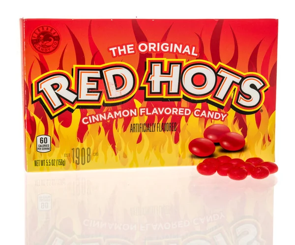 Winneconne Abril 2023 Paquete Caramelos Red Hots Sobre Fondo Aislado — Foto de Stock