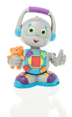 Winneconne, WI - 23 Eylül 2023: Tecrit edilmiş arka planda Fisher Price Toby the Totbot paketi