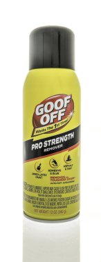 Winneconne, WI - 28 Ekim 2023: Tecrit edilmiş bir arka planda bir kutu profesyonel güç giderici