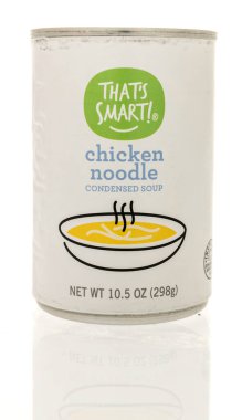 Winneconne, WI - 12 Ekim 2023: İzole edilmiş arka planda bir kutu Akıllı Tavuk Eriştesi çorbası