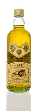 Winneconne, WI - 10 Şubat 2024: İzole edilmiş arka planda bir şişe Frantoia İtalyan ekstra bakire zeytinyağı.