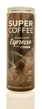 Winneconne, WI - 27 Eylül 2025: Bir kutu Super Coffee duble espresso ve krema.