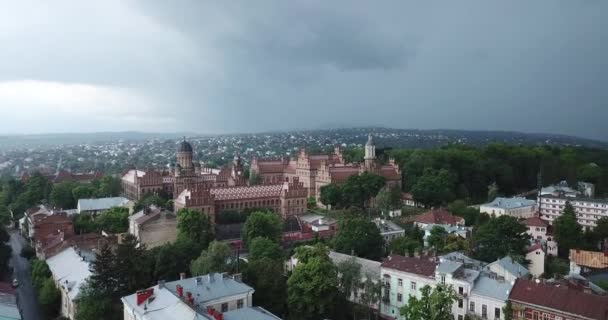 Haziran 2020 Antik Güzel Chernivtsi Şehrinde Akşam Vakti Yağmur Yağar — Stok video