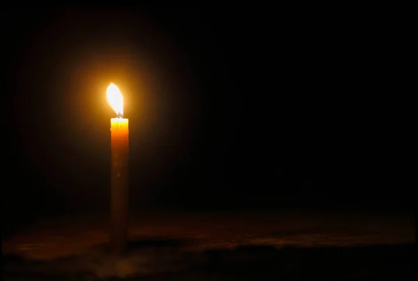 Licht Für Ein Besseres Leben Eine Gelbe Kerze Auf Dem — Stockfoto