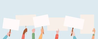 Elleri boş protesto pankartlarını tutuyor, bir gösteride yükseğe kaldırıyor. Protesto ve yetkilendirme için birleşmiş insanlar, güçlerini ve dayanışmalarını gösteren şablon işaretleriyle el ele tutuşarak destek veriyorlar.