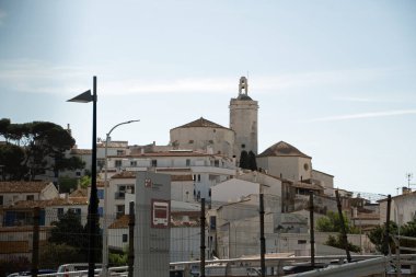 Kadavra Kadavraları 'nın yaz aylarında İspanya' daki mimari manzarası