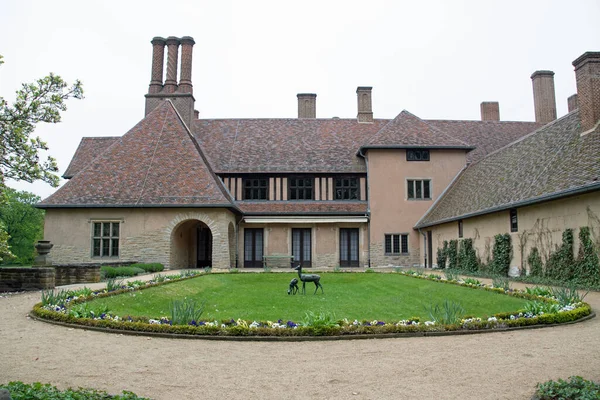 Schloss Ceclienhof şatosunun Potsdam Brandenburg Almanya 'sındaki manzarası