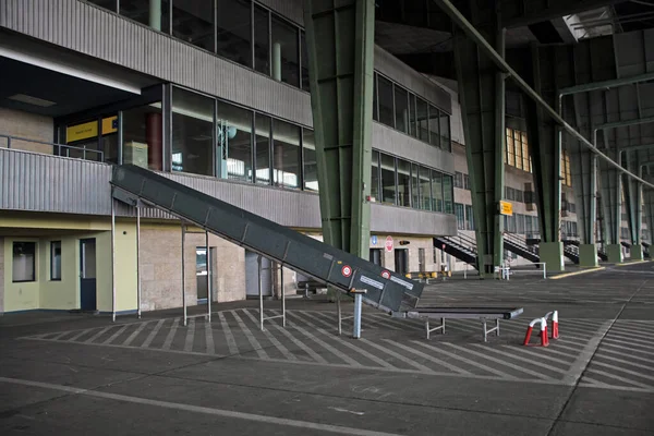Paysage Bagage Extérieur Tempelhof Aéroport Abandonné Dans Centre Berlin Allemagne — Photo