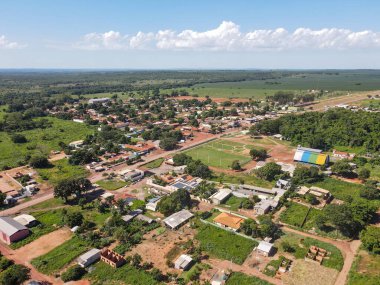 Yazın Mato Grosso Brezilya 'nın Nobres kırsalında Bom Jardim köyünün hava manzarası