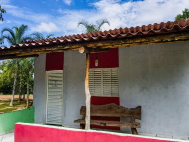Yazın Mato Grosso Brezilya 'da Bom Jardim' de kamp yapmak için kulübe manzarası