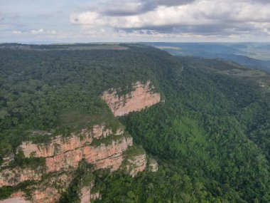Yazın Mato Grosso Brezilya 'da Chapada dos Guimaraes Ulusal Parkı' nın havadan manzarası
