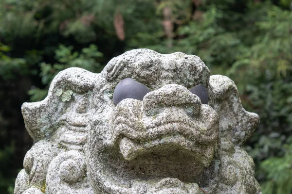 日本金泽市Asanogawa Inari Jinja的Komainu或狮子狗雕像 — 图库照片
