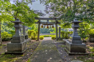 Tougoro jinja türbesi sabahın erken saatlerinde güneş, Kanazawa, Japonya.