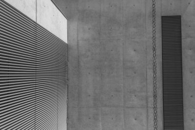 D T Suzuki Müzesi 'nde duvar ve yağmur zinciri (Japonca: kusaritoi), Kanazawa, Japonya.