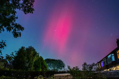 Yıldızlı Aurora Borealis, 11 Ekim 2024 saat 19: 56 UTC, Stockport, İngiltere