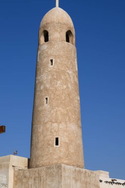 Doha, Katar - 09 Şubat 2024: Souq Waqif 'teki tarihi camilerden biri (geleneksel pazar), Katar.
