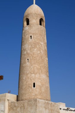 Doha, Katar - 09 Şubat 2024: Souq Waqif 'teki tarihi camilerden biri (geleneksel pazar), Katar.