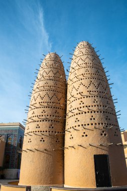 Katara kültür köyünün güvercin kuleleri Doha, Katar