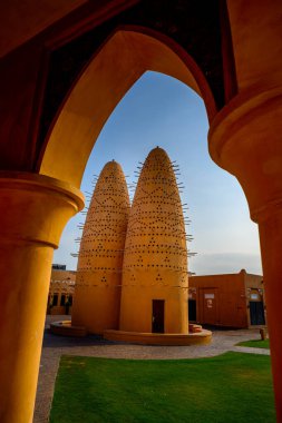 Doha, Katar - 15 Aralık 2023: Katara Kültür Kulesi 