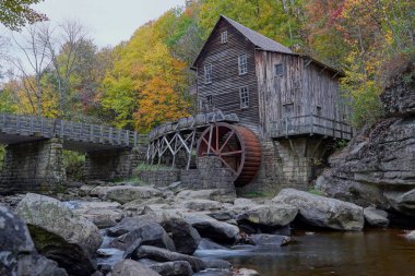 Babcock Eyalet Parkı ve Sonbaharda Batı Virginia 'daki Glade Creek Grist Mill