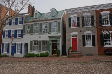 Old Town Alexandria Virginia 'da renkli evler