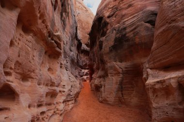 Nevada 'daki Ateş Vadisi Eyalet Parkı' ndaki Slot Kanyonu