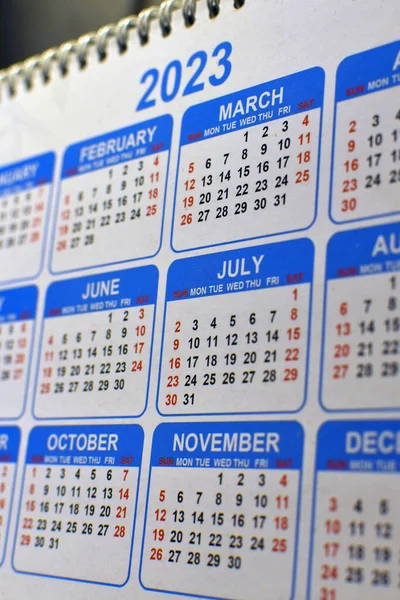 关闭7月的桌面日历 有选择的重点 — 图库照片