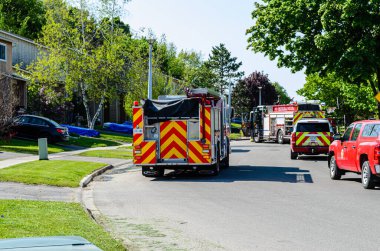 Brockville, Ontario, 18 Mayıs 2023: Dana Caddesi 'ndeki itfaiye araçları,