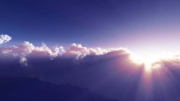 雲の上を飛ぶ太陽の光4K — ストック動画