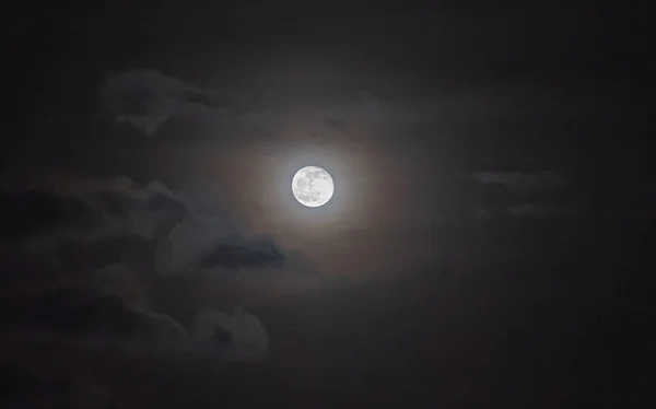Lua Cheia Céu Com Nuvens Paisagem — Fotografia de Stock