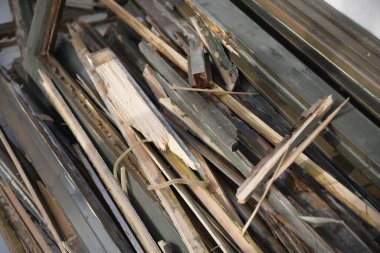 Şehrin eski ahşap tahtaları