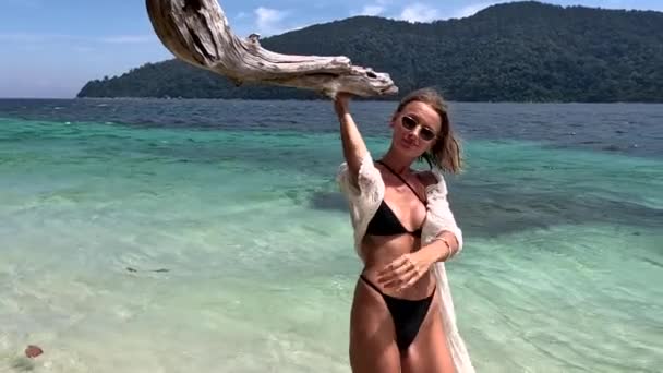 Smiling Happy Woman Bikini Tropical Beach White Sand Tan Fit — Stockvideo