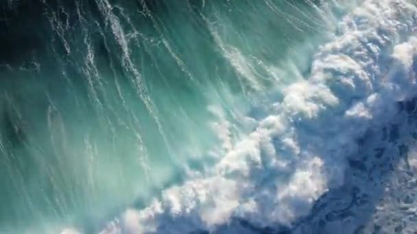 Luchtdrone Zicht Krachtige Grote Oceaan Golven Verbazingwekkende Kracht Van Natuur — Stockvideo