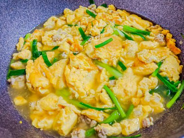 Tayland yemeği - Kıymalı omlet çorbası.