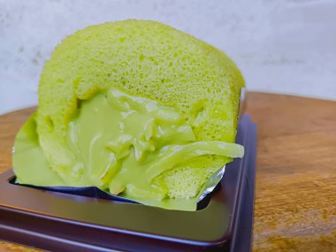 Pandan ve genç hindistan cevizli şifon kek..