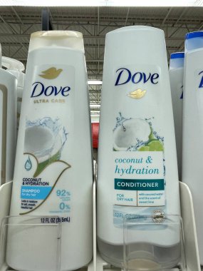 Grovetown, Ga USA - 10 25 22: Market Güvercin saç bakım ürünleri