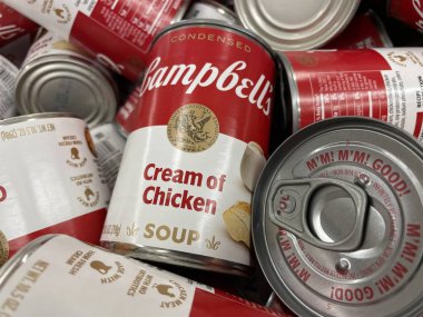 Grovetown, Ga USA - 10 25 22: Market Campbell 's Cream tavuk çorbası